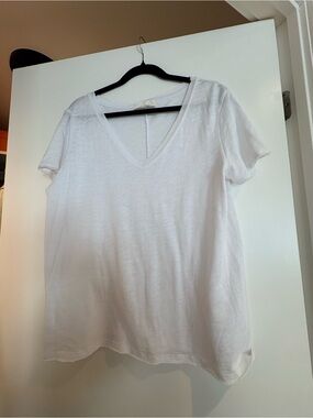 American Vintage White V-Neck Short Sleeve Tee